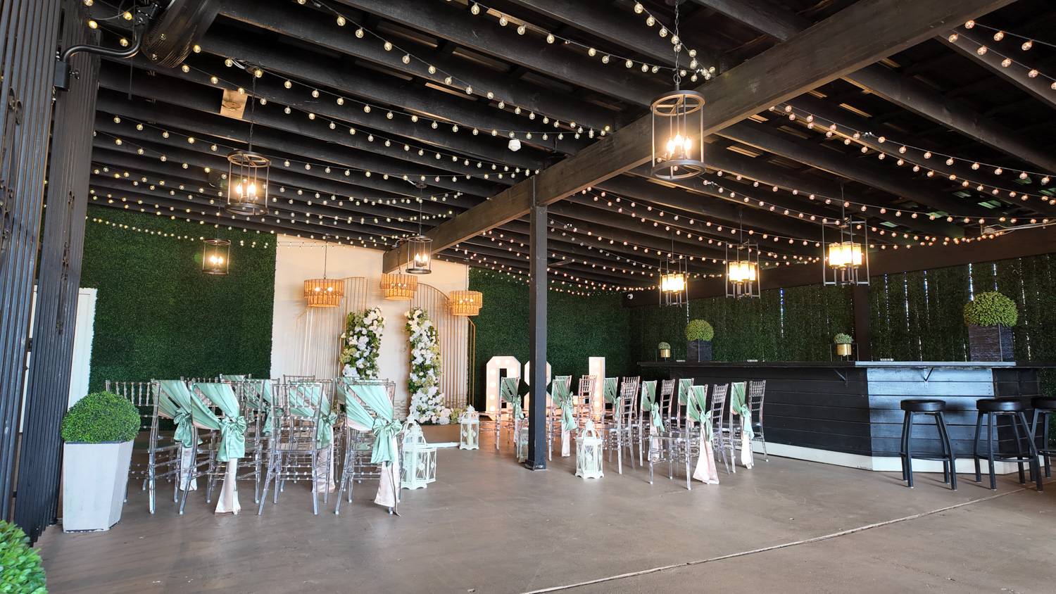 beautiful ceremony space for outdoor wedding